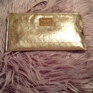 Used twice Michael Kors wallet wristlet
